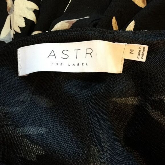 ASTR The Label Women's Romper Sleeveless Floral Black Size M shorts one piece - Picture 8 of 9